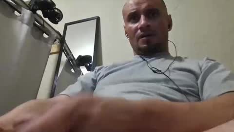 Snapshot of leonar0101 chatting on December 5, 12:25 am leonar0101 online show from December 5, 12:25 am