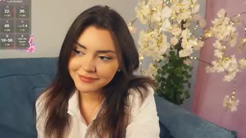 Mia online show from November 21, 8:45 am