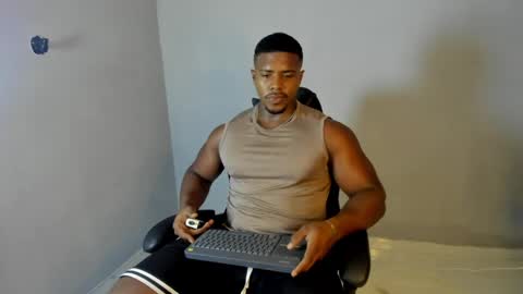 Leandro jones online show from May 31, 2:21 am