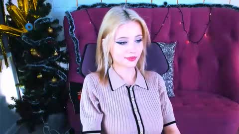 leonastone online show from December 19, 6:14 pm