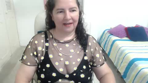 leonela   online show from May 13, 2:43 am