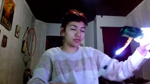 leonela  online show from October 6, 12:17 am