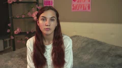 leontinecurly online show from October 28, 8:32 pm