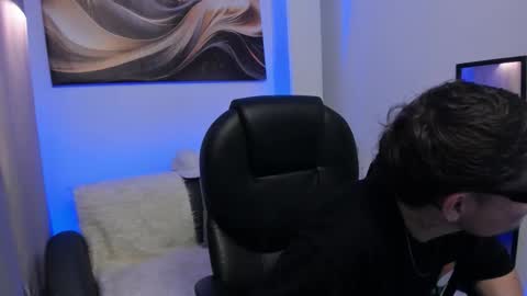 Leo  online show from February 11, 4:49 am