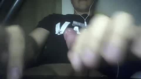 Snapshot of leoonel_95 chatting on December 7, 3:31 am leoonel_95 online show from December 7, 3:31 am