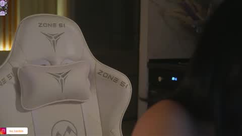 Leora online show from October 26, 5:12 pm