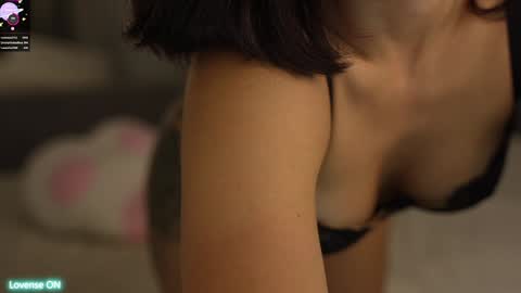 Snapshot of leoramallis chatting on December 2, 6:38 pm Leora online show from December 2, 6:38 pm