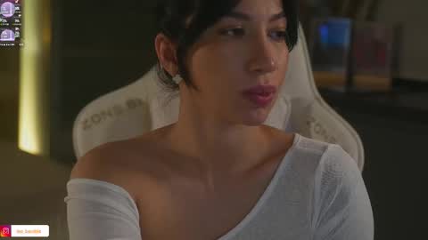 Leora online show from October 17, 5:17 pm