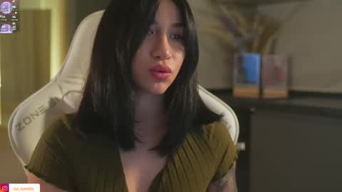 Leora online show from October 10, 5:19 pm