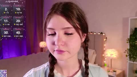 Nicole Moore online show from November 17, 4:31 pm