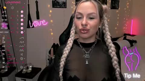 Lerika Moore online show from February 2, 6:59 pm