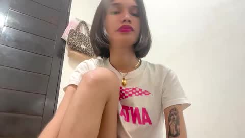 Trisha18 online show from September 24, 6:25 pm