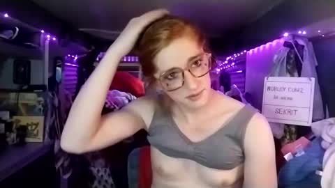 LesleyGumGrass- The Boring Trans girl online show from March 1, 11:58 pm