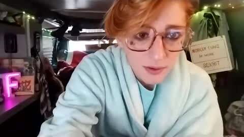 LesleyGumGrass- The Boring Trans girl online show from February 28, 7:25 pm