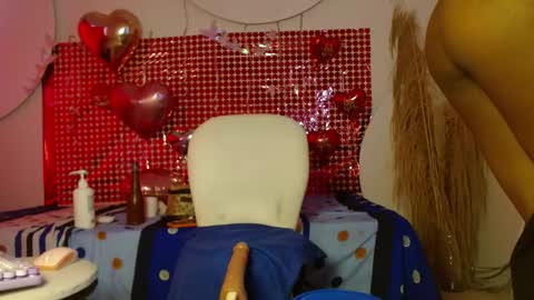 Leslie online show from February 16, 1:53 pm