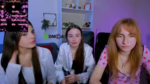 leslie_bird online show from October 14, 1:58 pm