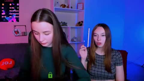 leslie_bird online show from October 15, 2:07 pm