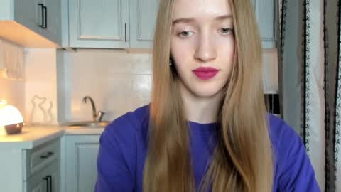  LESLIE   online show from October 8, 8:15 pm