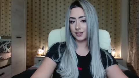 Snapshot of leslie_secret chatting on December 9, 8:54 pm leslie_secret online show from December 9, 8:54 pm