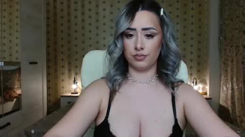 Snapshot of leslie_secret chatting on February 25, 1:41 am leslie_secret online show from February 25, 1:41 am