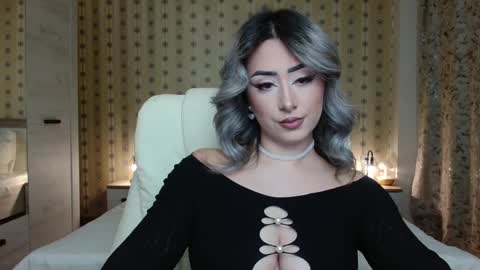 Snapshot of leslie_secret chatting on February 17, 11:22 pm leslie_secret online show from February 17, 11:22 pm