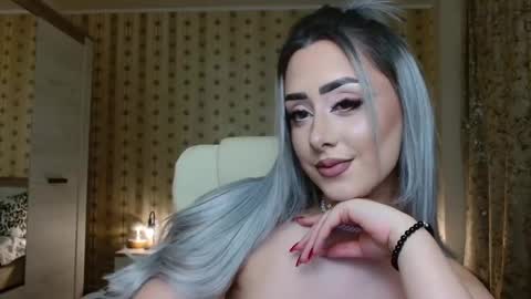 Snapshot of leslie_secret chatting on February 11, 11:01 pm leslie_secret online show from February 11, 11:01 pm