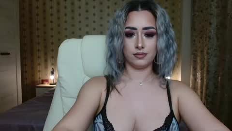 Snapshot of leslie_secret chatting on January 20, 11:43 pm leslie_secret online show from January 20, 11:43 pm