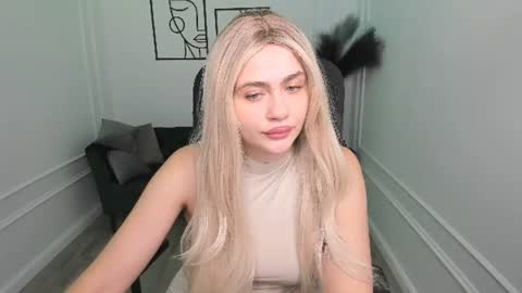 lesliemineg online show from September 23, 11:37 am