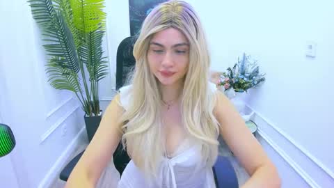 lesliemineg online show from September 30, 11:53 am