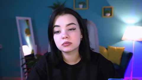 LeslieRowe online show from October 16, 4:28 pm