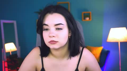 LeslieRowe online show from October 7, 4:36 pm