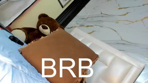 Snapshot of lesly_w chatting on March 3, 12:50 pm I am here from Monday to Friday from 730 am to 130 pm Colombia time and saturday from 500 am to 1000 am .... Soon Blue page online show from March 3, 12:50 pm