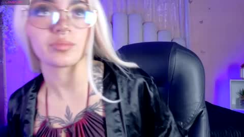 Less  online show from May 9, 12:22 pm