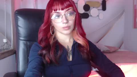 Snapshot of lessboobs_gh chatting on January 16, 12:09 pm Less online show from January 16, 12:09 pm