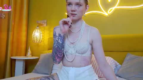 Lessy online show from November 5, 4:03 am