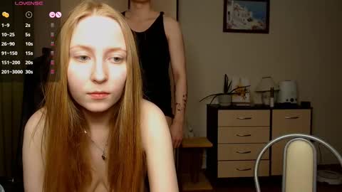 Snapshot of lessyxjhony chatting on February 26, 9:42 pm Alisa Jhony online show from February 26, 9:42 pm
