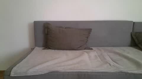 neoglo online show from March 22, 10:30 am