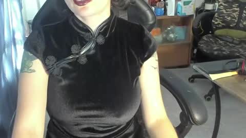 lestatdlion online show from April 1, 12:39 pm