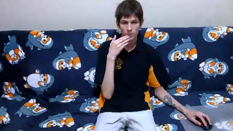 lester_broo online show from August 1, 7:15 pm