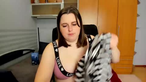 Naomi online show from May 5, 6:19 am