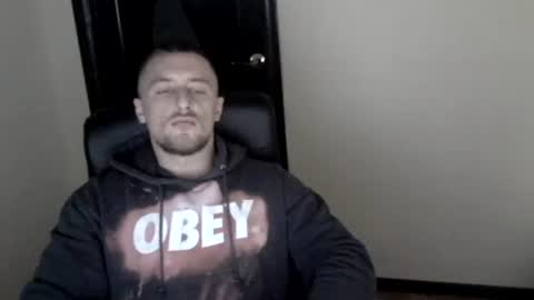 Snapshot of lev1ngston chatting on December 23, 7:41 pm lev1ngston online show from December 23, 7:41 pm