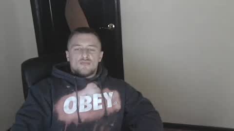 Snapshot of lev1ngston chatting on December 29, 9:09 pm lev1ngston online show from December 29, 9:09 pm