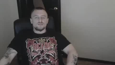 Snapshot of lev1ngston chatting on January 7, 6:45 pm lev1ngston online show from January 7, 6:45 pm