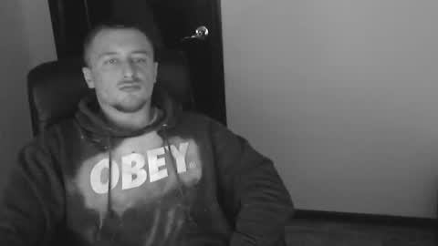 Snapshot of lev1ngston chatting on January 20, 2:43 am lev1ngston online show from January 20, 2:43 am