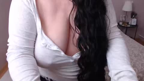 Mary online show from October 5, 3:08 pm