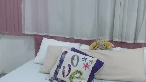 Gabrielle online show from February 15, 7:06 am
