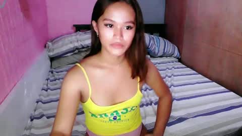 Snapshot of lexieebonalo chatting on March 8, 3:17 am Call me Lexie online show from March 8, 3:17 am