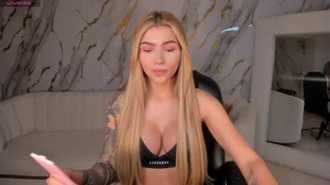 Lexie  online show from April 3, 8:49 pm