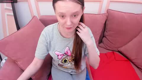 Snapshot of lexihoward chatting on February 25, 6:47 am Lexi online show from February 25, 6:47 am