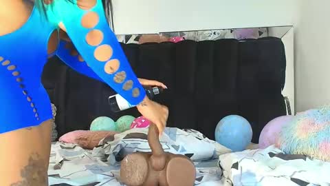 Snapshot of lexiross1 chatting on March 1, 3:05 pm lexiross1 online show from March 1, 3:05 pm